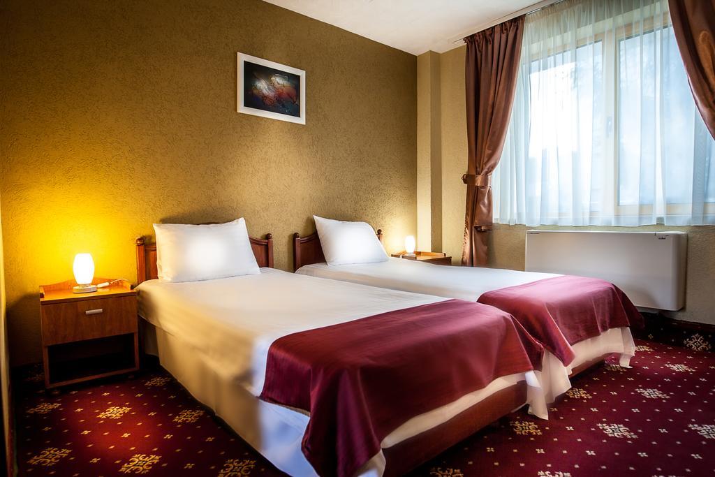 Hotel Ciao Târgu-Mureş Exterior foto